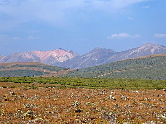 Redcloud Peak and the peaks to the east