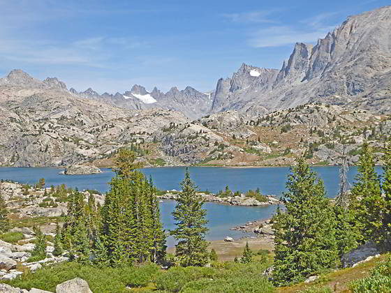 Island Lake and the peaks towering above Titcomb Basin